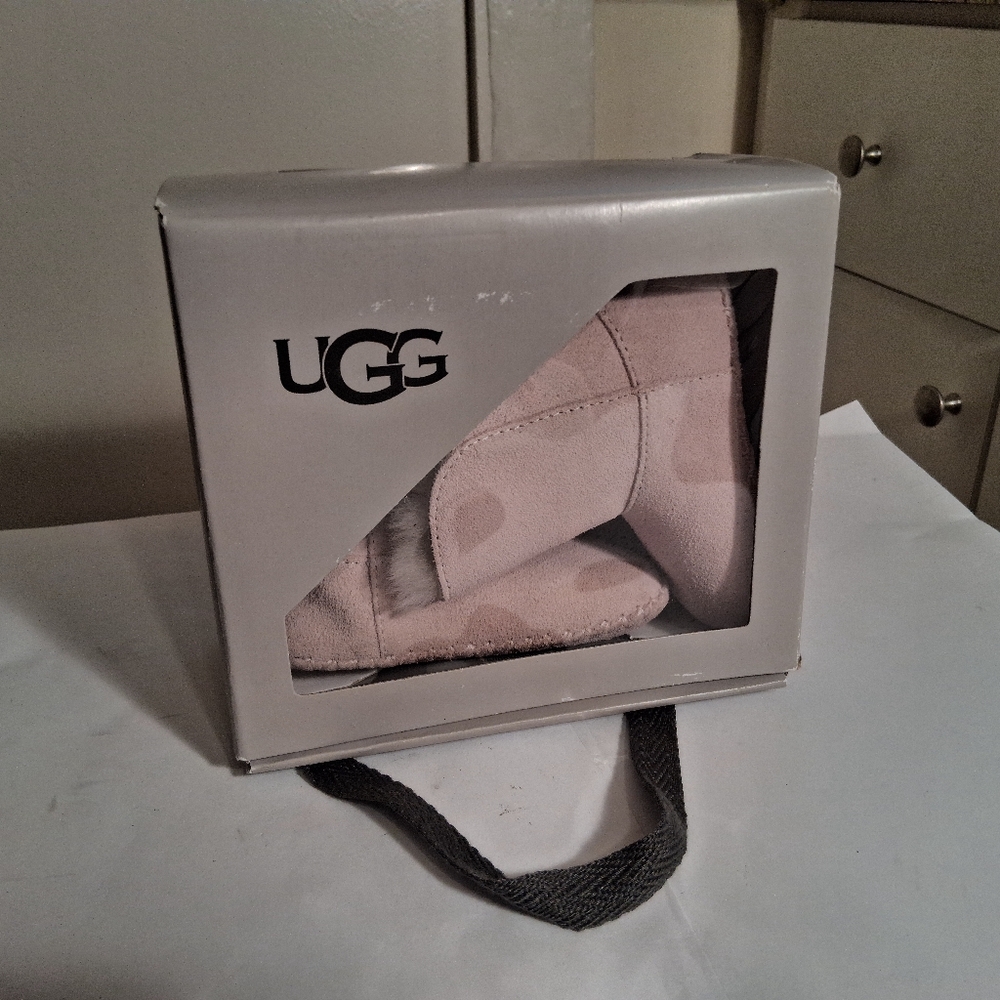 UGG Baby Pink Boots With Fleece Lining New Display - Picture 14 of 14